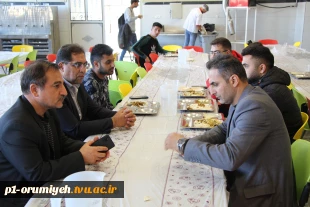 بازدید رئیس دانشگاه فنی و حرفه‌ای استان آذربایجان غربی از سلف سرویس دانشگاه 7