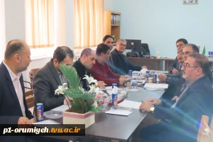 با هدف بررسی طرح‌های کسب و کار هسته‌ها و شرکت‌های فناور متقاضی استقرار در مرکز رشد، نوآوری و شکوفایی دانشگاه ملی مهارت استان آذربایجان غربی برگزار شد 4